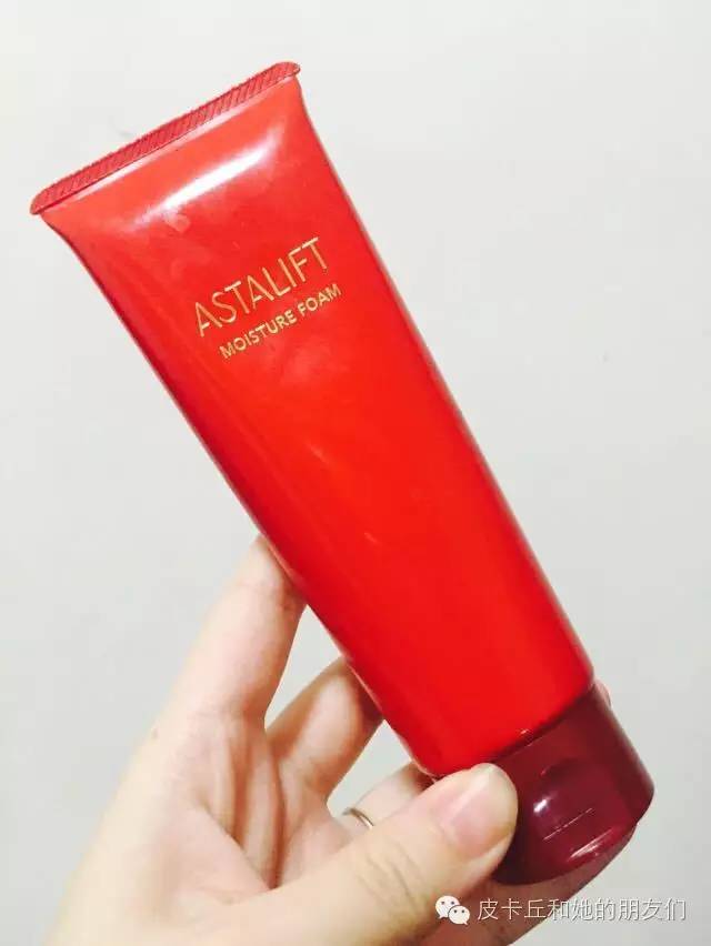 会生活悠悠夏日慢养肤，十八线女明星网红元的护肤贴