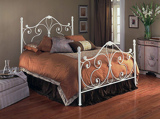 轻奢风格卧室铁艺床,铁艺床卧室现代设计风