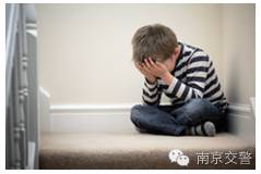 涨姿势啦被电动自行车撞了,怎么找保险公司赔?