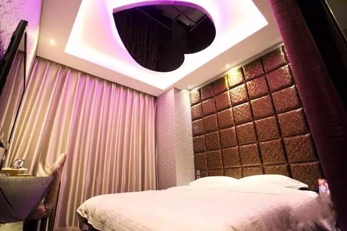 在青岛对你爱爱爱不完,却没想到你竟然是这种店!