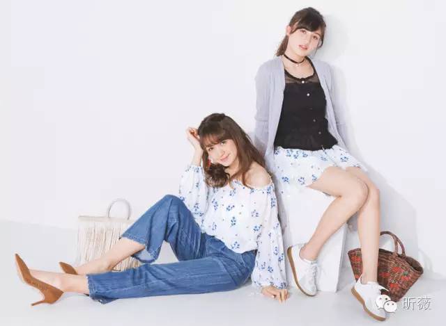 闺蜜出街的吸睛法则——我就喜欢和你像双胞胎一样！