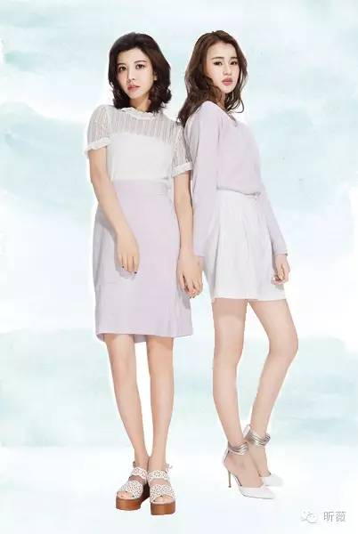 闺蜜出街的吸睛法则——我就喜欢和你像双胞胎一样！