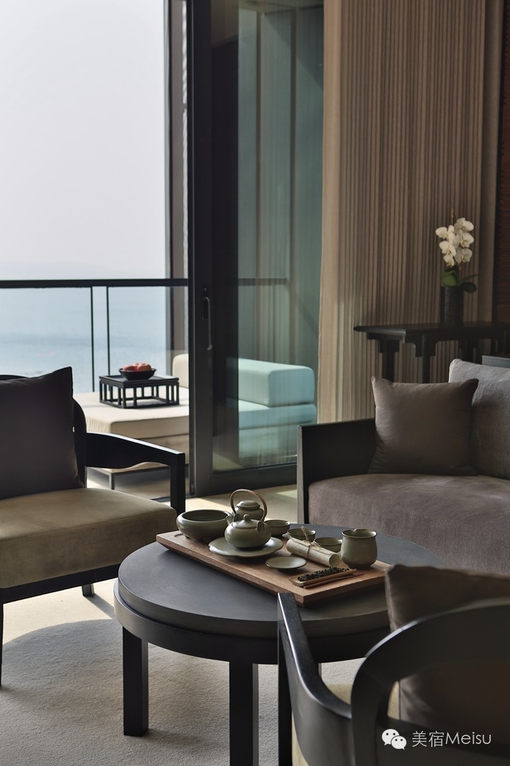 一家惊艳国牌度假界、一家美翻华北民宿圈,两种体验,看见最妩媚的青岛