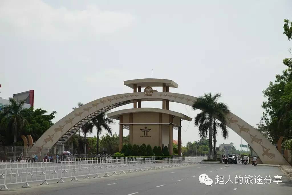 越南胡志明奥黛店,在胡志明街头偶遇穿奥黛的美女