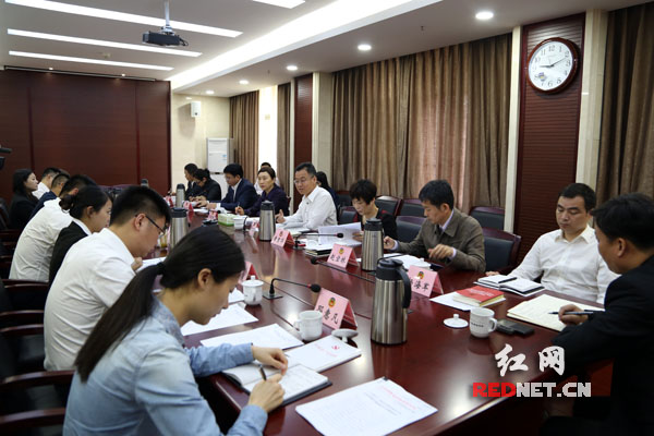 新闻早餐每天三分钟知晓天下事,早餐新闻三分钟知晓天下事