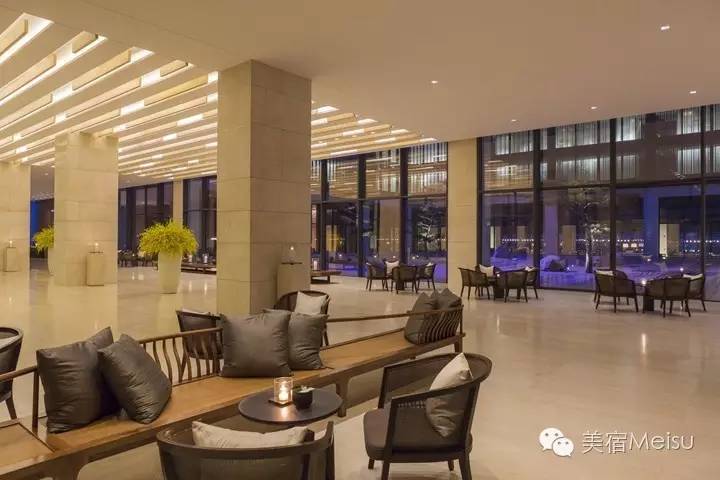 一家惊艳国牌度假界、一家美翻华北民宿圈,两种体验,看见最妩媚的青岛