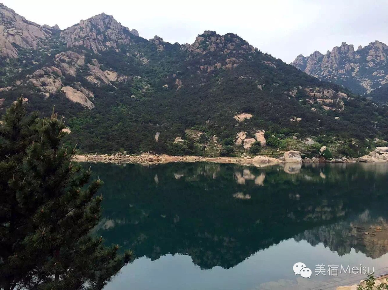 一家惊艳国牌度假界、一家美翻华北民宿圈,两种体验,看见最妩媚的青岛