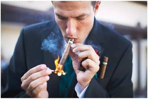 抽雪茄和抽烟一个性质吗,抽雪茄比抽烟健康吗