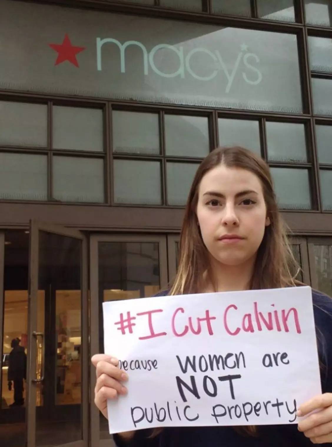 总是性挑逗的CK,这次的广告又被举报了