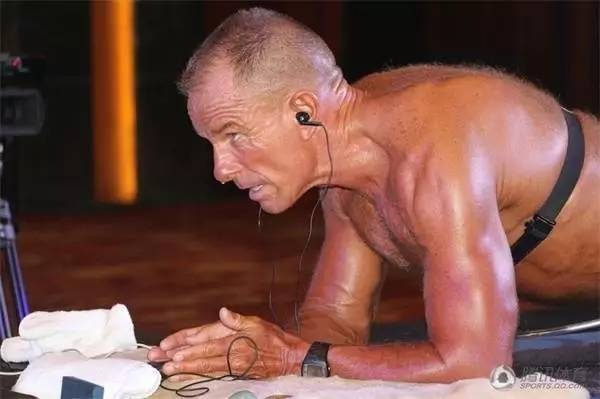 世界平板支撑纪录10小时,吉尼斯世界纪录平板支撑10小时