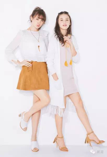 闺蜜出街的吸睛法则——我就喜欢和你像双胞胎一样！