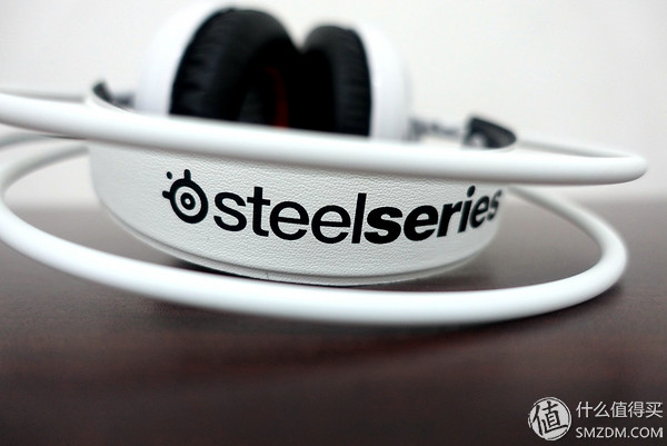 夜空中1680万色的照明灯——赛睿SIBERIA350