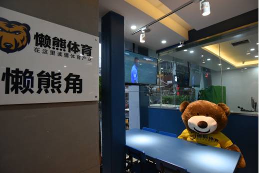 衣食住行就是生活,足球就是生活的缩影