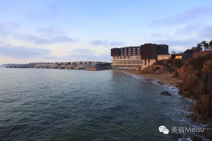 一家惊艳国牌度假界、一家美翻华北民宿圈,两种体验,看见最妩媚的青岛