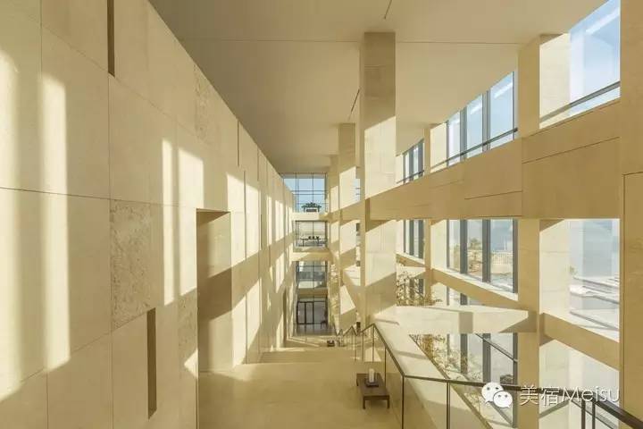 一家惊艳国牌度假界、一家美翻华北民宿圈,两种体验,看见最妩媚的青岛