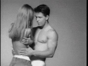 总是性挑逗的CK,这次的广告又被举报了