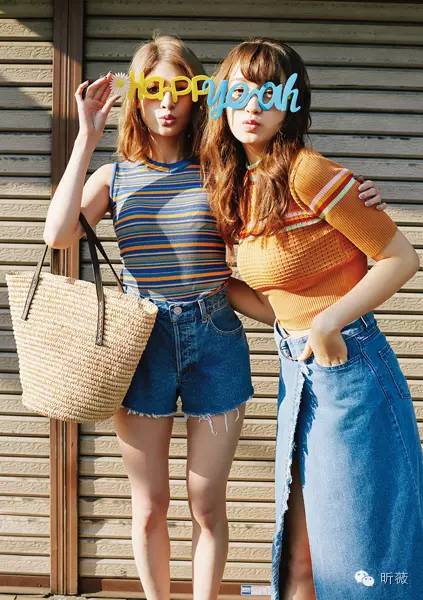 闺蜜出街的吸睛法则——我就喜欢和你像双胞胎一样！