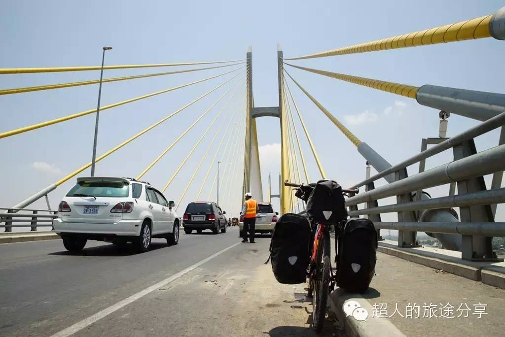 越南胡志明奥黛店,在胡志明街头偶遇穿奥黛的美女