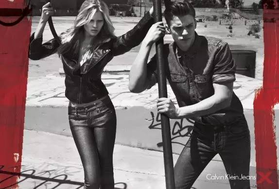 总是性挑逗的CK,这次的广告又被举报了