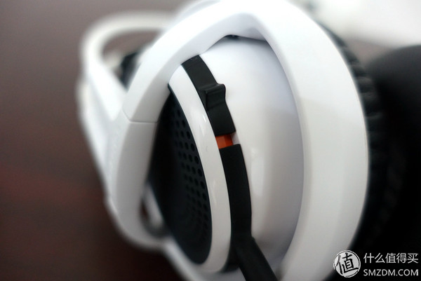 夜空中1680万色的照明灯——赛睿SIBERIA350