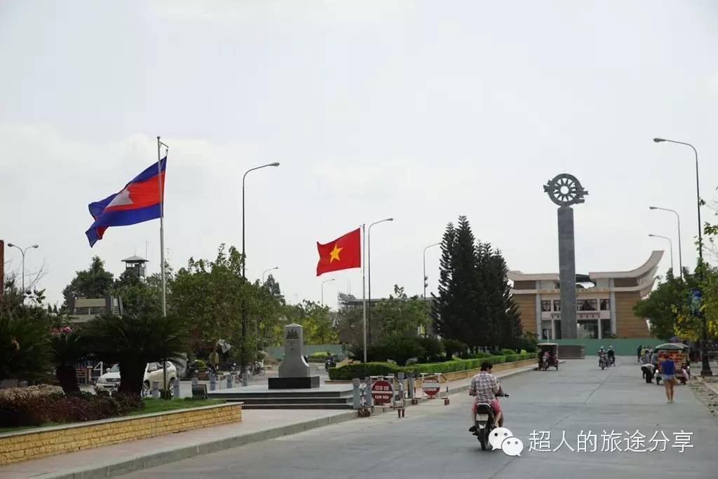 越南胡志明奥黛店,在胡志明街头偶遇穿奥黛的美女