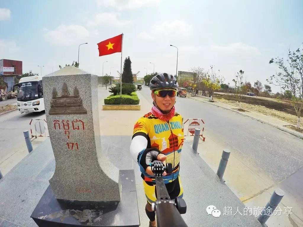 越南胡志明奥黛店,在胡志明街头偶遇穿奥黛的美女