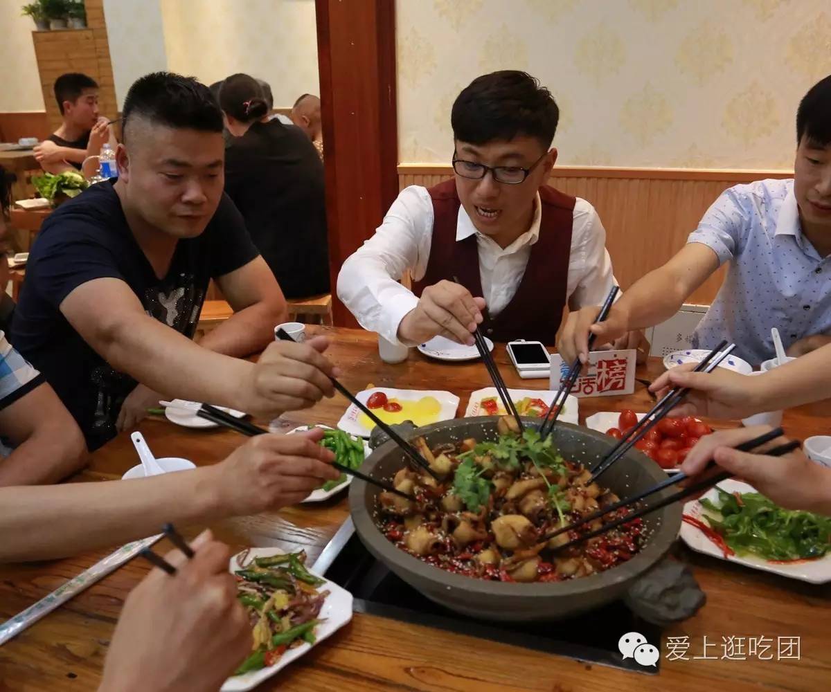 “熊掌与鱼不可兼得也”，但这晚石锅与鱼却兼得了~