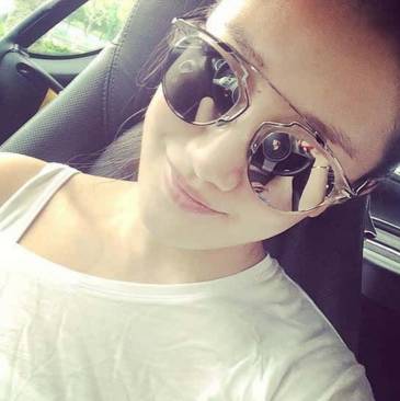 只是纯粹想分享个状态吗?不,因为穷的只剩钱了