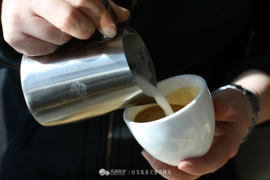 是咖啡馆，还是角楼的守望者