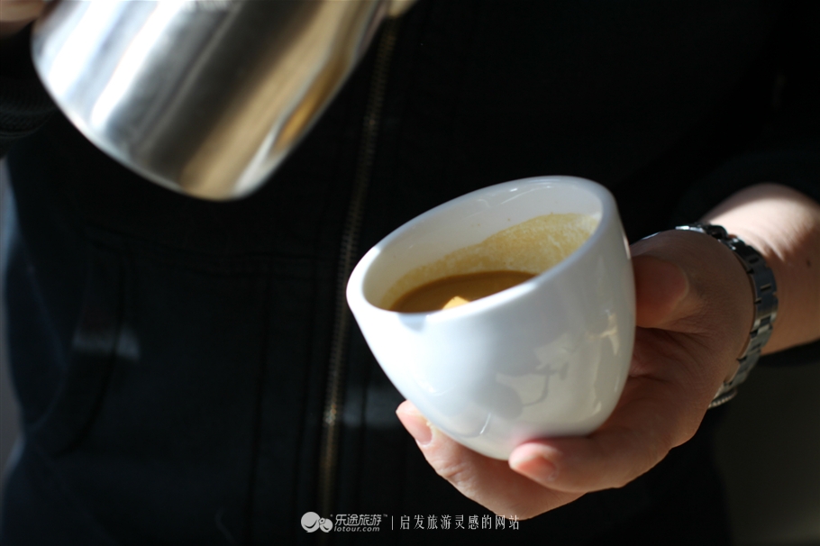 是咖啡馆，还是角楼的守望者