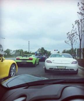 只是纯粹想分享个状态吗?不,因为穷的只剩钱了