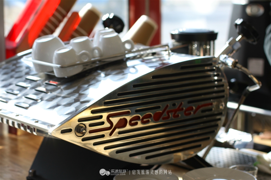 是咖啡馆，还是角楼的守望者