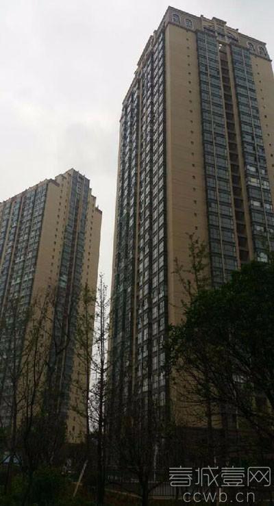 昆明楼房裂缝,昆明墙体开裂小区