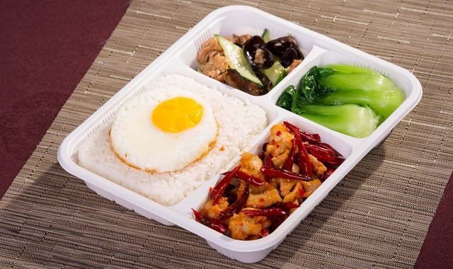 丽华快餐规定多长时间送达,丽华快餐日配送量