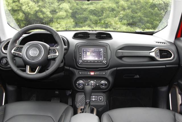 jeep新款自由侠发布,新款jeep自由侠新官图