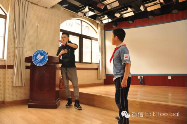 少年足球快乐足球,青少年足球比赛入场