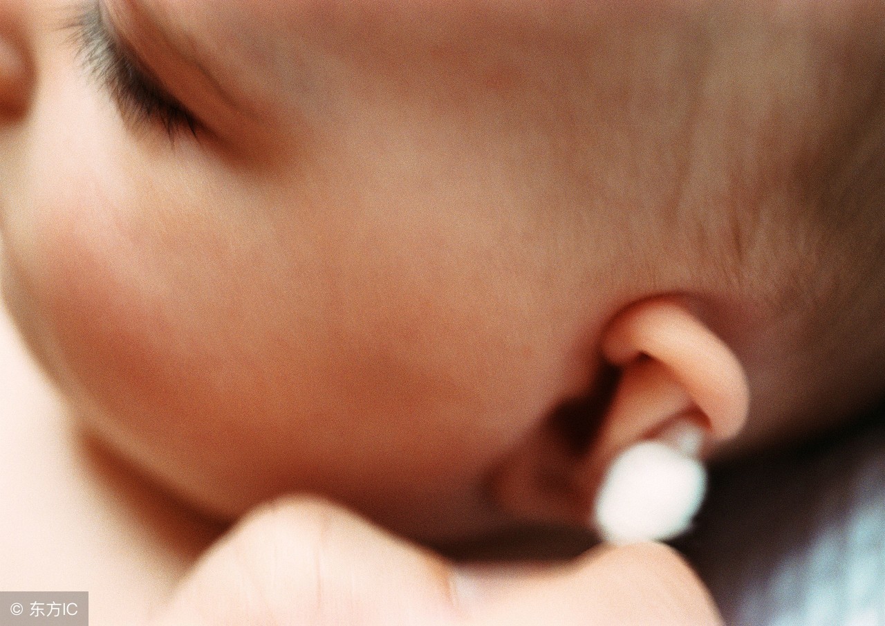 孩子耳朵进水怎么办,耳朵进水了用棉签有臭味用什么药