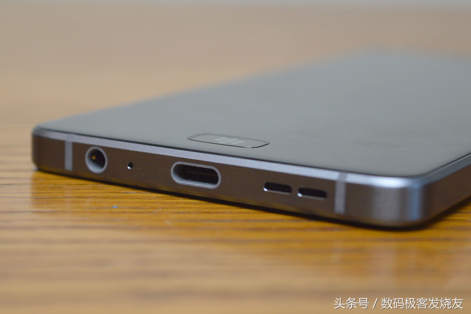 黑莓motion曝光,黑莓motion8.0系统