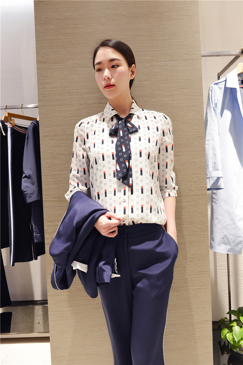 重庆解放碑街拍美女最新,解放碑每天美女街拍时间