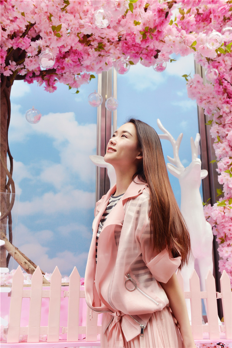 重庆解放碑街拍美女最新,解放碑每天美女街拍时间