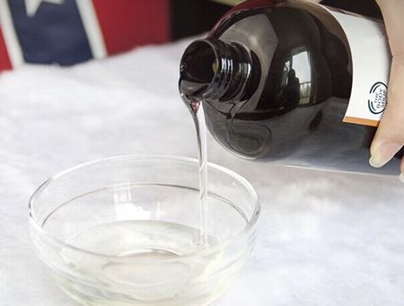 一天不用洗发水就很油,洗发水一天不洗就油是什么原因