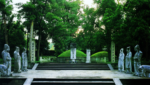 杭州岳飞庙解说词,杭州岳飞庙谁题的匾额