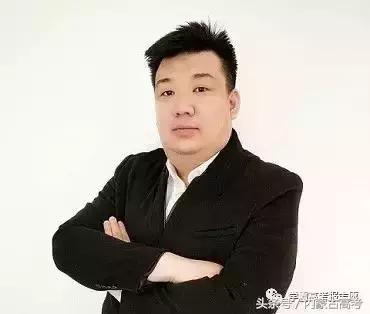 我喜欢上了班里的一个女生,我喜欢上我班上的女同学怎么办