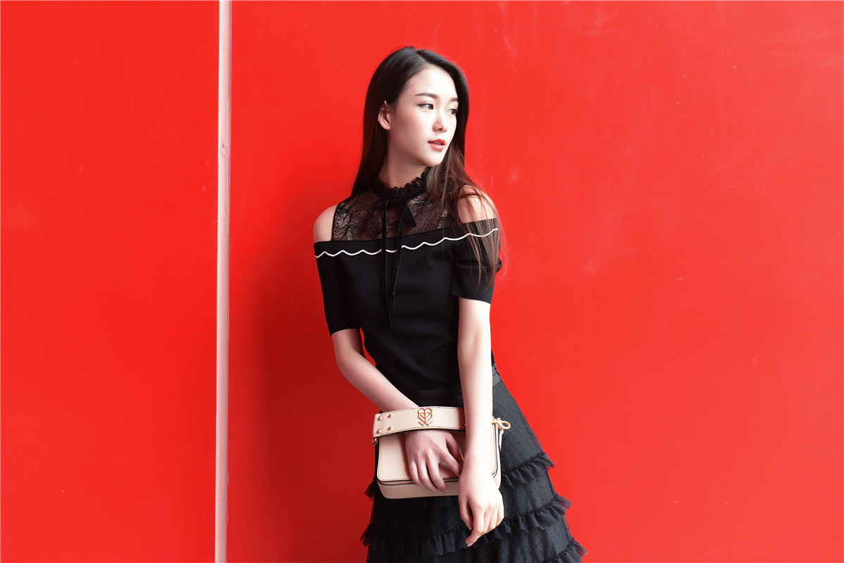 重庆解放碑街拍美女最新,解放碑每天美女街拍时间