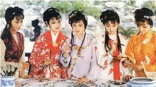 红楼梦用春秋笔法了吗,红楼梦是以白话文写的吗