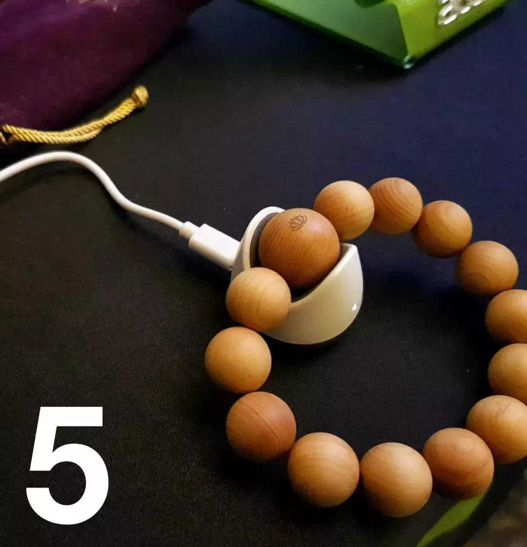 佛系青年们，智能佛珠了解一下。|GQDaily