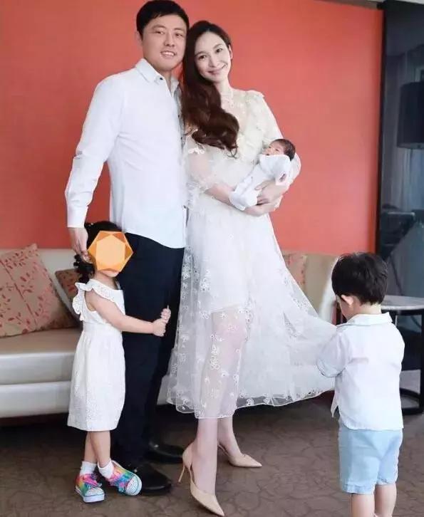 暗恋我的男生家里很有钱,家里有钱的男生追我