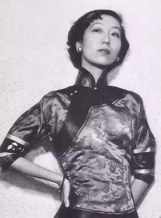 暗恋我的男生家里很有钱,家里有钱的男生追我