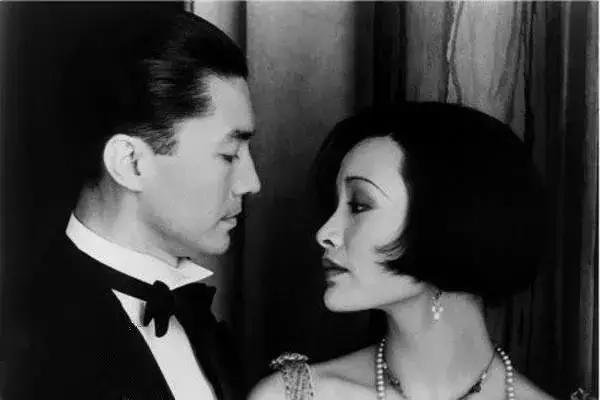 1986年香港电影十大票房排行榜,成龙周润发影片之争