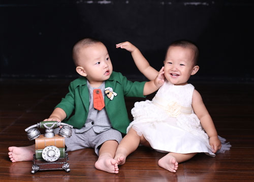 双胞胎如何实现纯母乳喂养,双胞胎养育指南译本